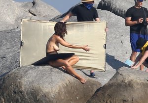 Myla Dalbesio Topless 15 thefappeningblog.com.jpg