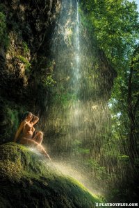 Arijana Marić Gigliani Naked 1 thefappeningblog.com.jpg