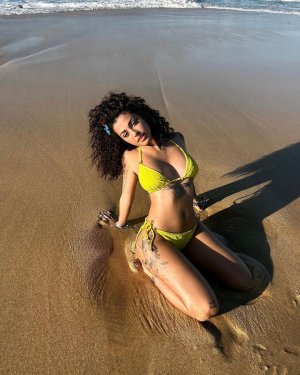 Malu_Trevejo_in_yellow_bikini_12-31-2023__7_.jpg