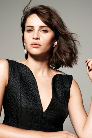 felicity-jones-photoshoot-for-tatler-magazine-january-2015_1.jpg