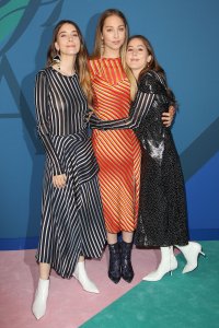 Danielle Haim See Through 29 thefappeningblog.com.jpg