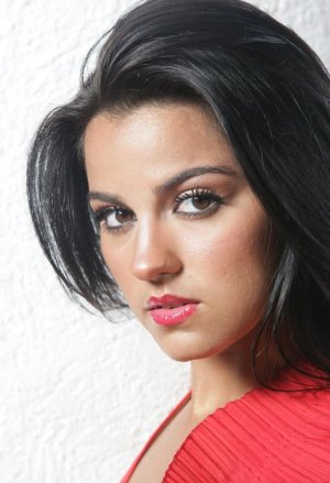 740full-maite-perroni (15).jpg