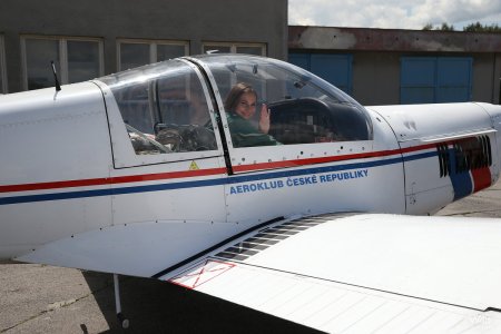 connie-carter-uses-a-big-glass-toy-for-pleasure-10 thefappeningblog.com.jpg