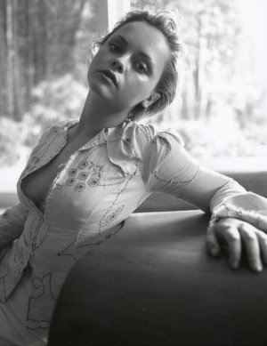 Christina Ricci -p4cke1SwdK1v5raqgo1_1280.jpg