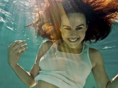 1118full-carla-gugino (4).jpg