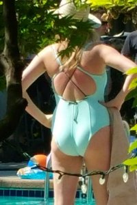Kate-Upton-in-Swimsuit-4.jpg