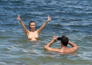 Joanna-Krupa-Topless-8.jpg