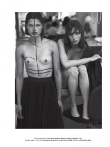 Julia van Os Topless 2 thefappeningblog.com.jpg