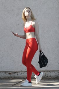 Elle Fanning Sexy 27 thefappeningblog.com.jpg