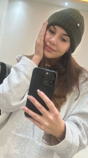 imogen_thomas's instagram 2024-1-24 story.jpg