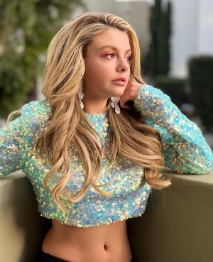 740full-mallory-james-mahoney (8).jpg