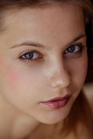 sultry-young-babe-seductively-poses-on-the-bed-and-shows-off-all-she-has-15 thefappeningblog.com.jpg