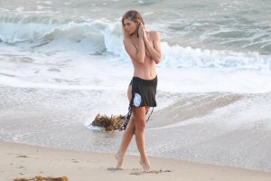 Danielle Knudson and Jordan van der Vyver 22 thefappeningblog.com.jpg