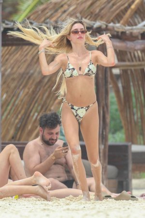 Delilah Hamlin 002 0176.jpg