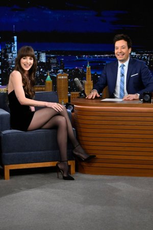 Dakota_Johnson_at_The_Tonight_Show_Starring_Jimmy_Fallon_01-22-2024__7_.jpg