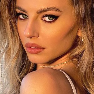 0-740full-eliana-jones (13).jpg