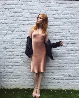 Ellie-Bamber-25.jpg