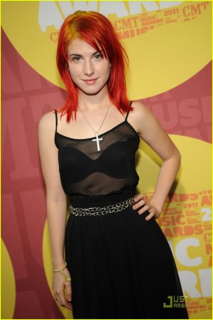 Hayley Williams 10.jpg