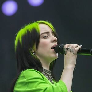 billie-eilish_thefappeningblog.com_0002.jpg