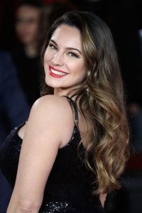 Kelly Brook Sexy 45 (thefappeningblog.com).jpg