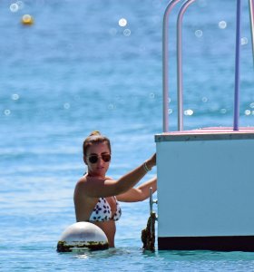 Georgina Leigh Cantwell Sexy 33 (thefappeningblog.com).jpg