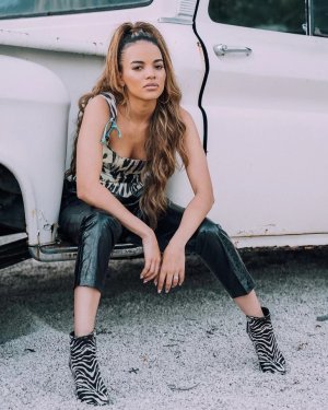 Leslie Grace (14).jpg