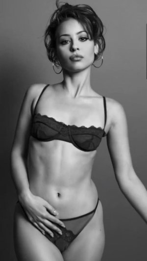 Alexa Demie 003 0156.jpg