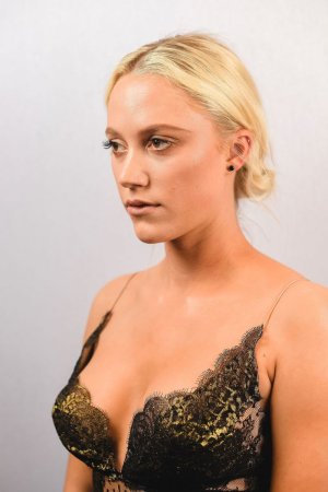 maika-monroe-hot-summer-nights-premiere-at-sxsw-in-austin-3-13-2017-2.jpg