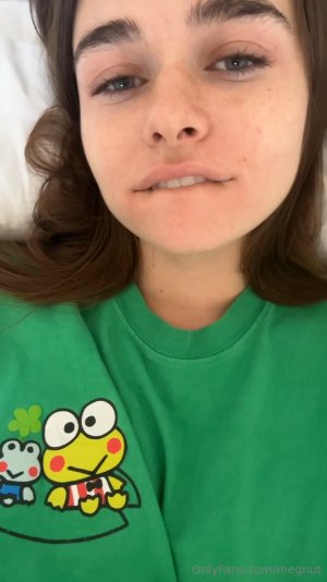 Megnut Tits Tease Video Leaked FappTime.com.mp4_snapshot_01.40.100.jpg