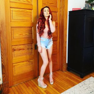 Maria-Kanellis-Feet-6145537.jpg