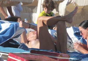 Lauren Foster Topless 9 - thefappeningblog.com.jpg