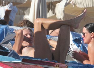 Lauren Foster Topless 13 - thefappeningblog.com.jpg