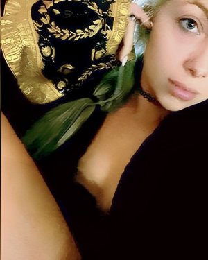 liv morgan inst nipslip.jpg