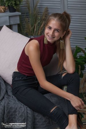 0023-01 thefappeningblog.com.jpg