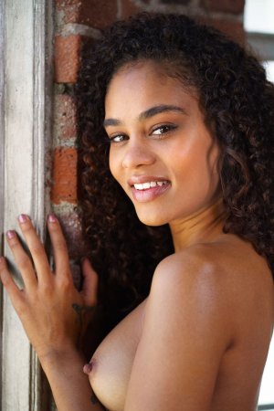 0005-20 thefappeningblog.com.jpg