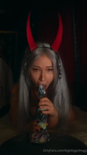 BigTittyGothEgg Sexy Devil Masturbation Video Leaked FappTime.com.mp4_snapshot_00.18.018.jpg