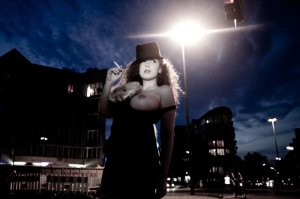 Leila Lowfire 54 - thefappeningblog.com.jpg