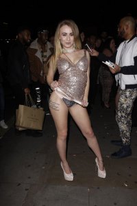 Carmel Anderson Topless 13 - thefappeningblog.com.jpg