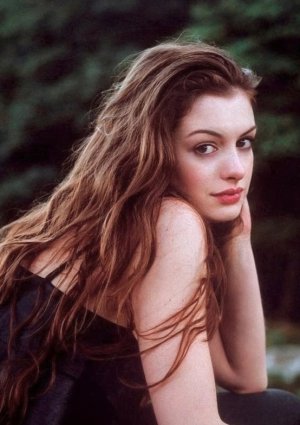 Anne Hathaway.jpg