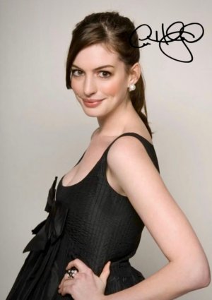 Anne Hathaway4.jpg