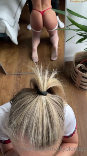 Onlyfans - skyblondee (66).jpg