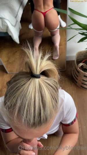 Onlyfans - skyblondee (67).jpg