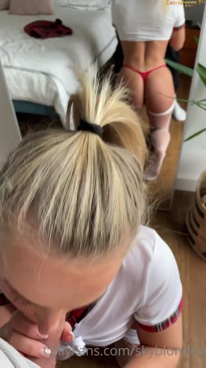 Onlyfans - skyblondee (68).jpg