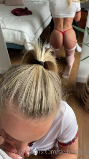 Onlyfans - skyblondee (69).jpg