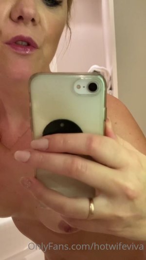 hotwifeviva (4).jpg