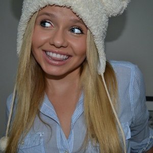 Alli Simpson (18).jpg