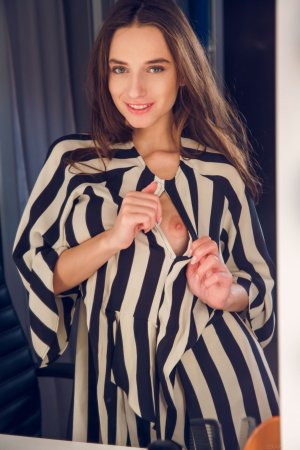 0003-05 thefappeningblog.com.jpg