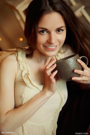 0002-02 thefappeningblog.com.jpg