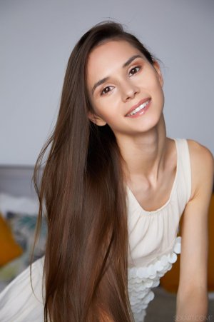 0009-01 thefappeningblog.com.jpg