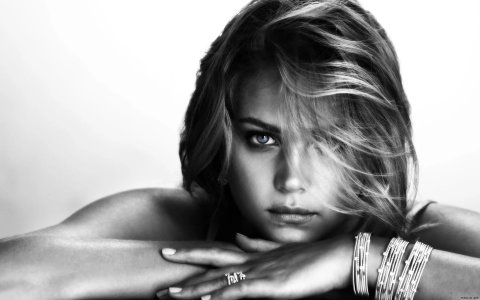 0-Esti Ginzburg (17).jpg